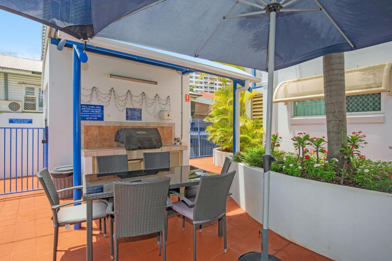 Aparthotel Surfers One 3*