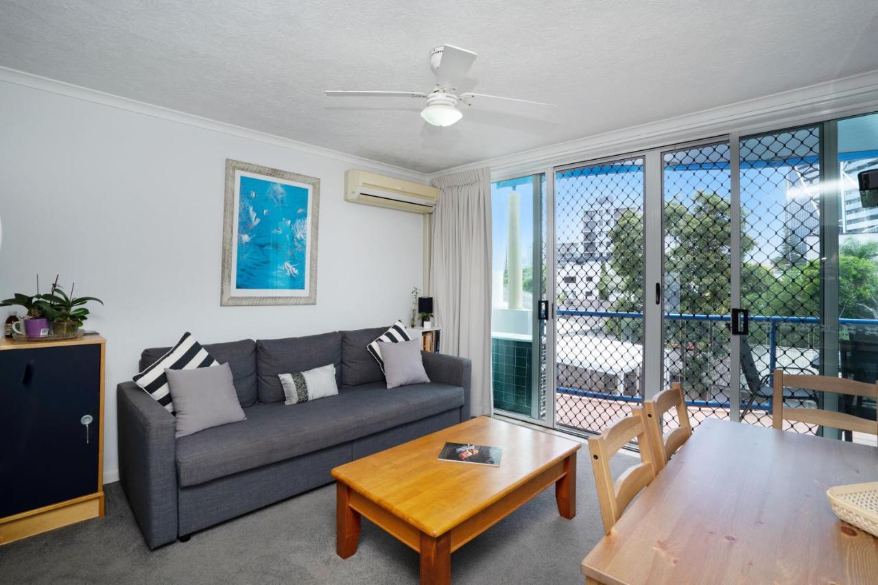 Aparthotel Surfers One 3*